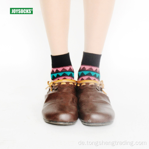 Festliche dreieckige Shapes der Nation Style Crew Lady&#39;s Socken